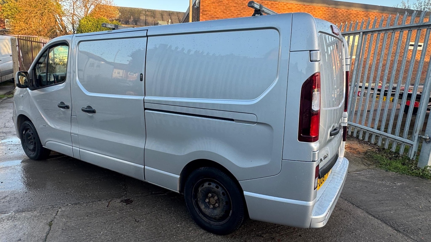 Used Vauxhall Vivaro 2017 for sale - 76711712: Photo 5