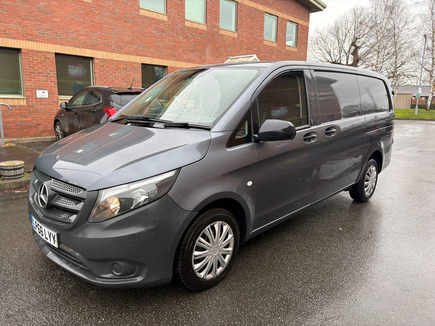 Used Mercedes-Benz Vito 2016 for sale - 77462914: Photo 2
