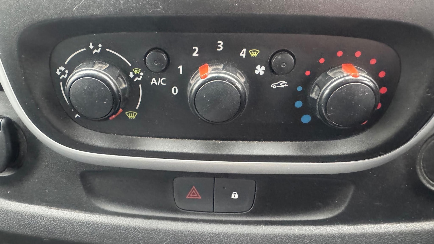 Used Renault Trafic 2015 for sale - 78043179: Photo 15