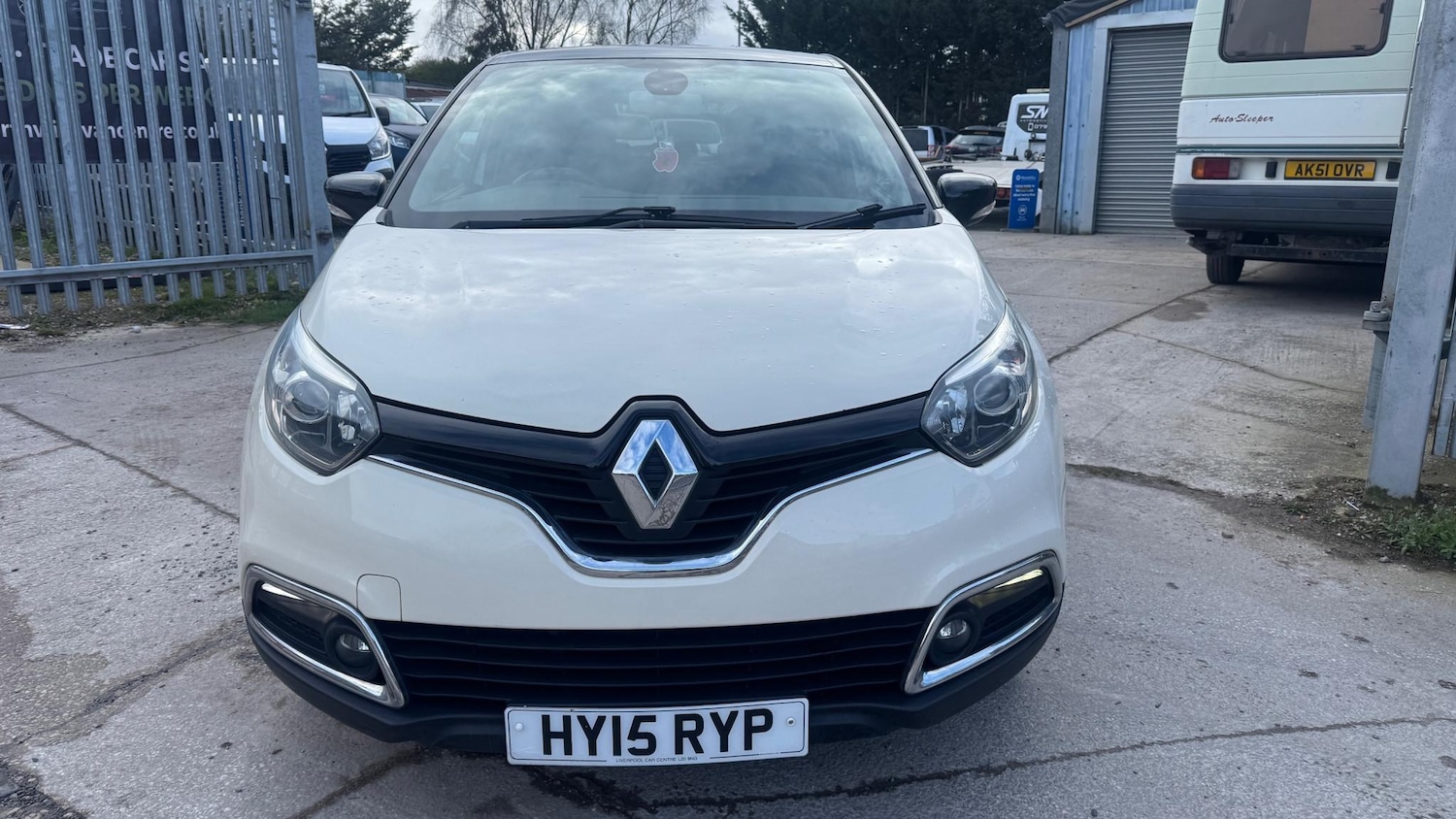 Used Renault Captur 2015 for sale - 78109895: Photo 2