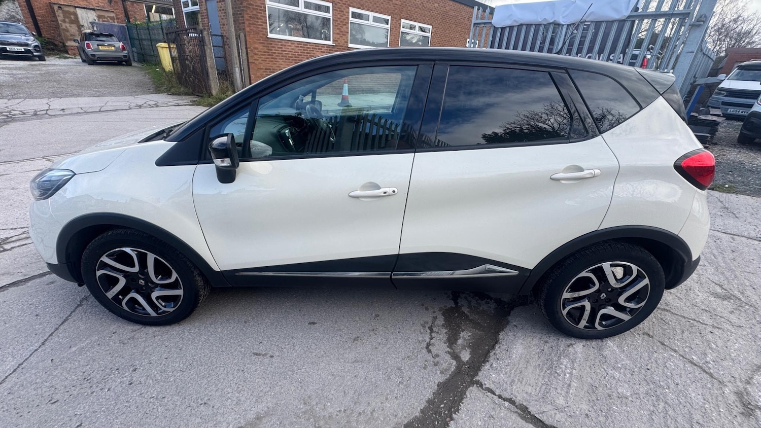 Used Renault Captur 2015 for sale - 78109895: Photo 4