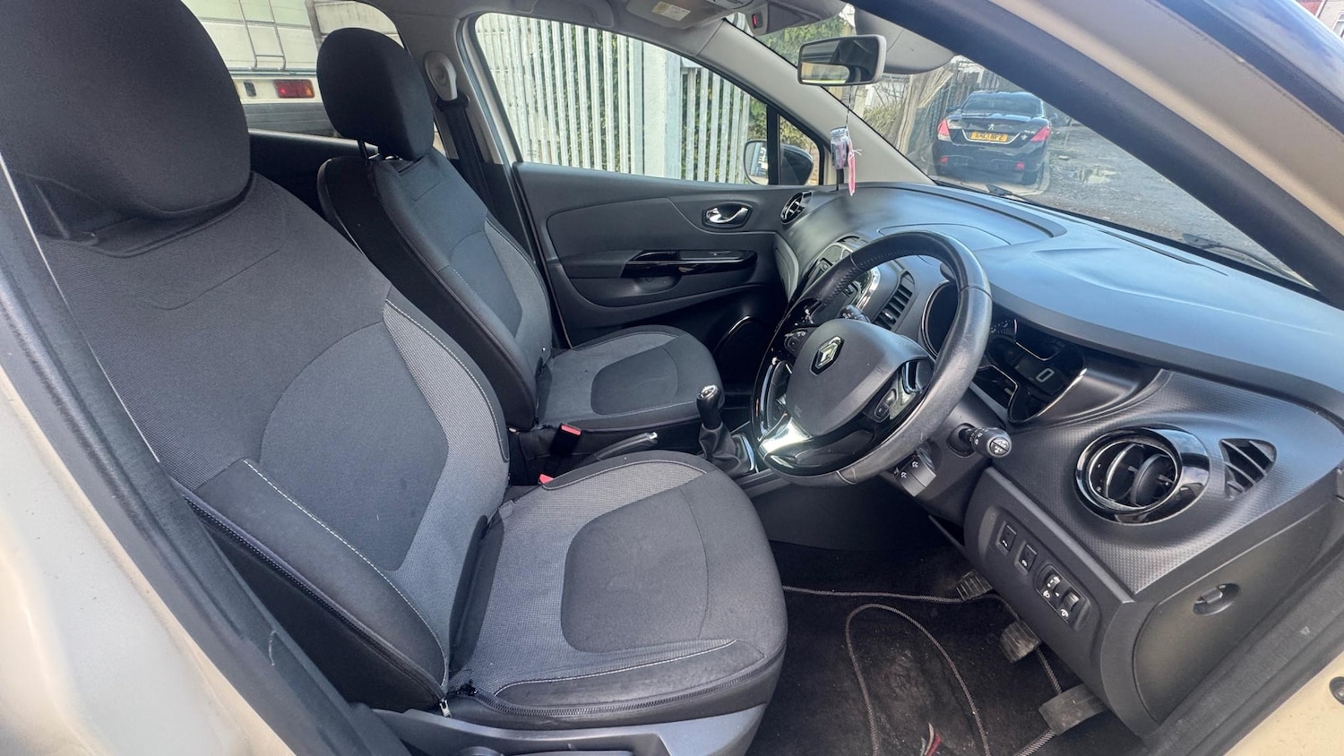 Used Renault Captur 2015 for sale - 77878602: Photo 11