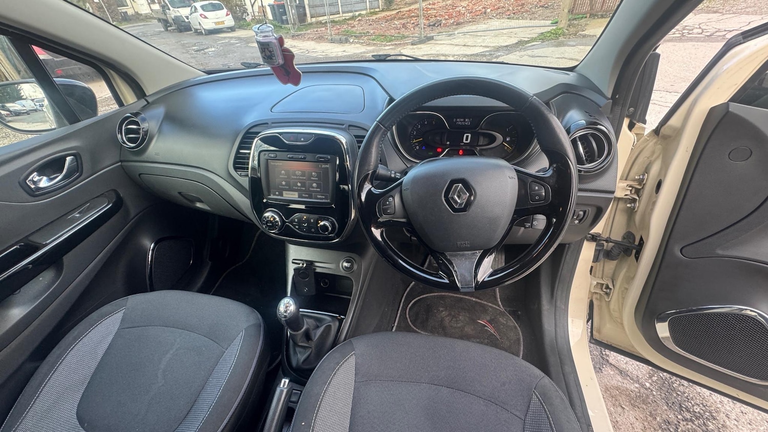 Used Renault Captur 2015 for sale - 77878602: Photo 13