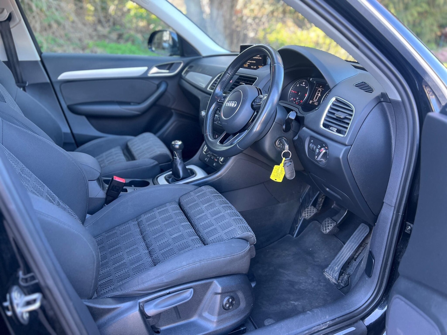 Used Audi Q3 for sale - 77957371: Photo 2