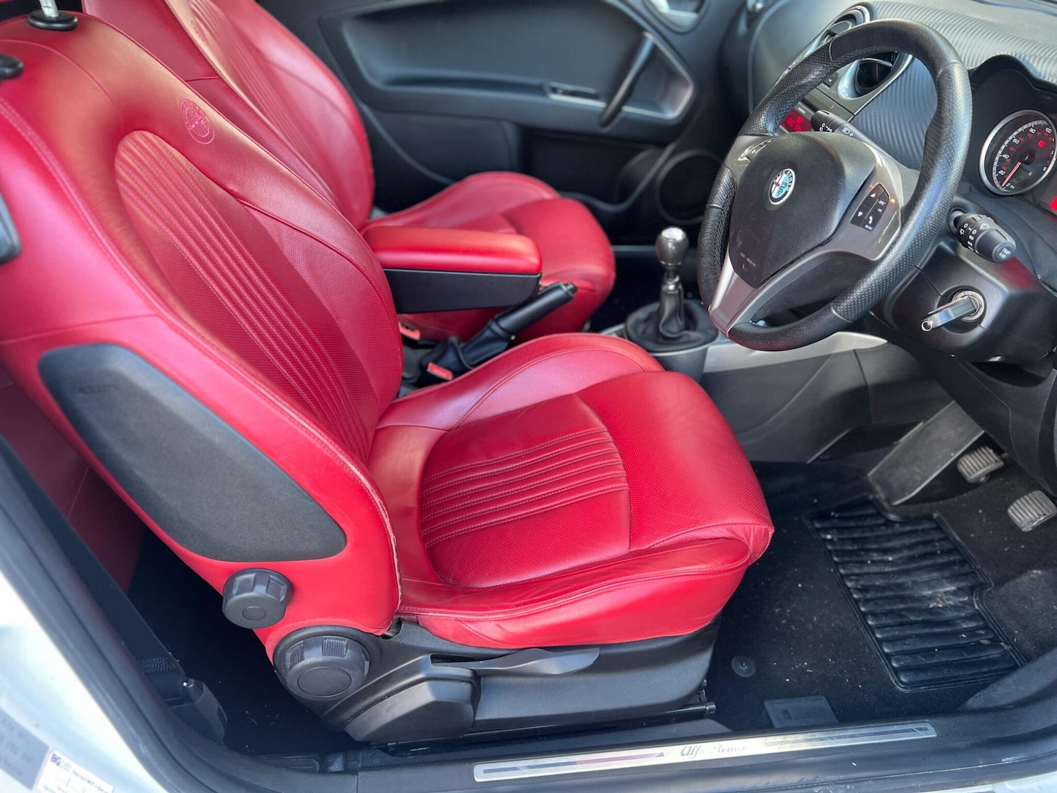 Used Alfa Romeo MiTo 2009 for sale - 77709684: Photo 2