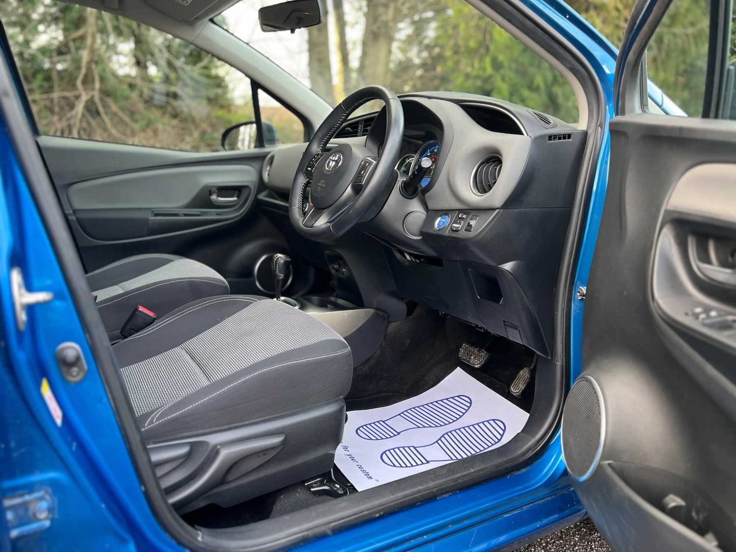 Used Toyota Yaris 2014 for sale - 77315059: Photo 32