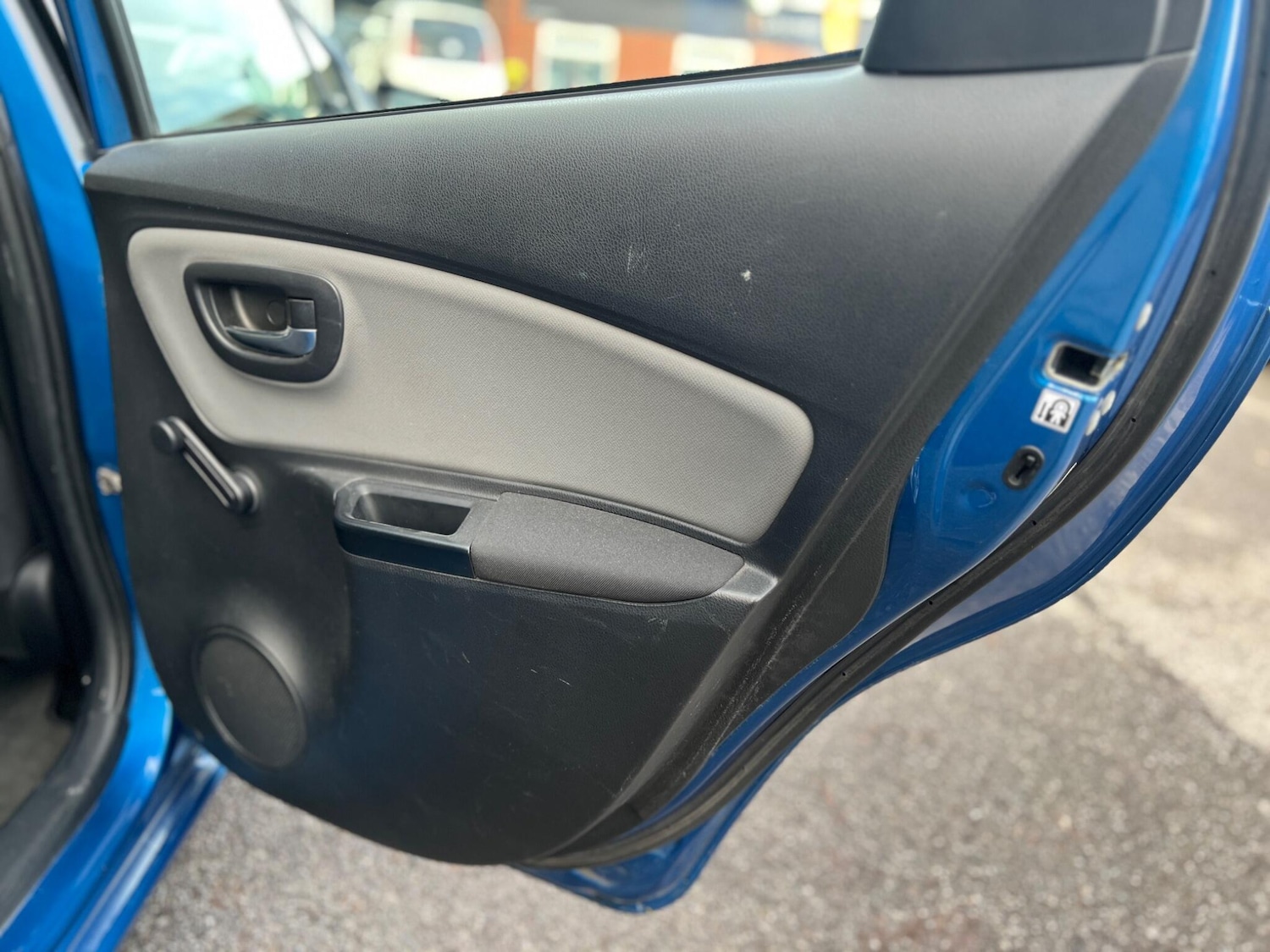 Used Toyota Yaris 2014 for sale - 77315059: Photo 42