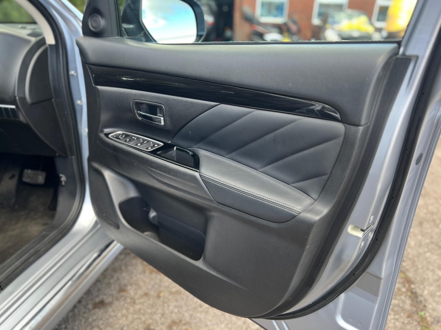 Used Mitsubishi Outlander 2017 for sale - 77892608: Photo 41