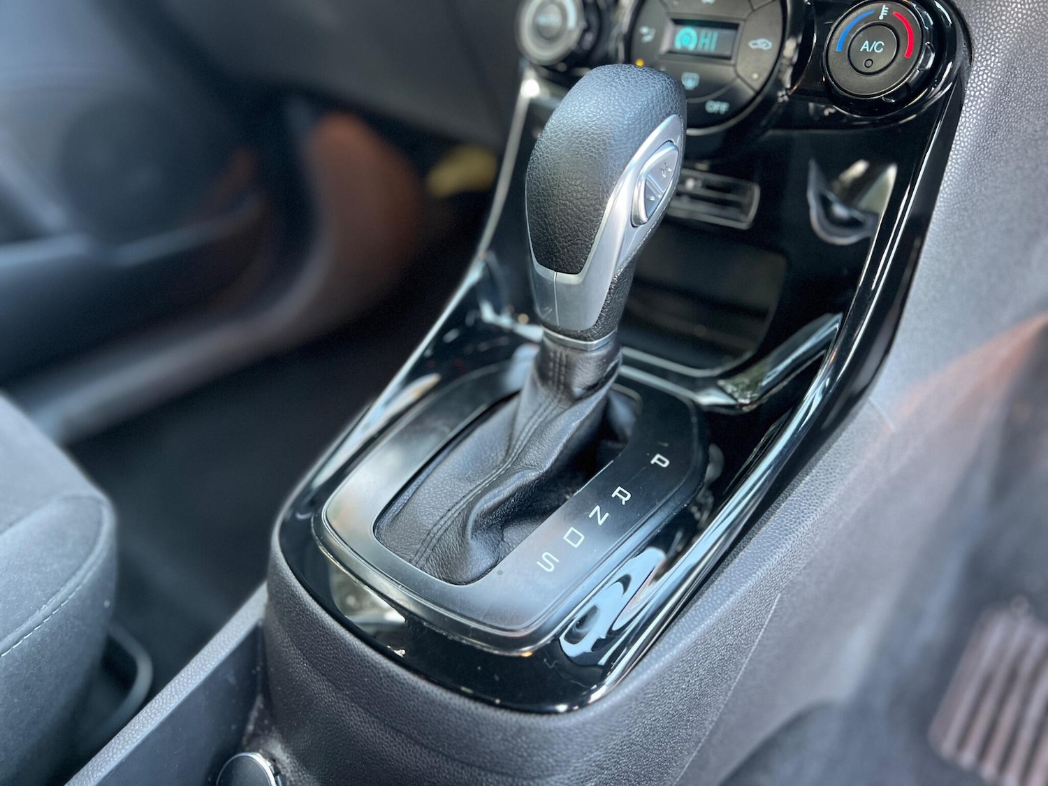 Used Ford Fiesta 2015 for sale - 77120551: Photo 40