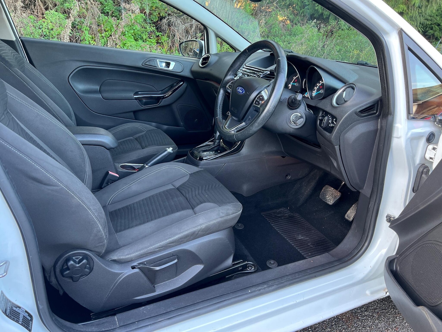 Used Ford Fiesta 2015 for sale - 77120551: Photo 44