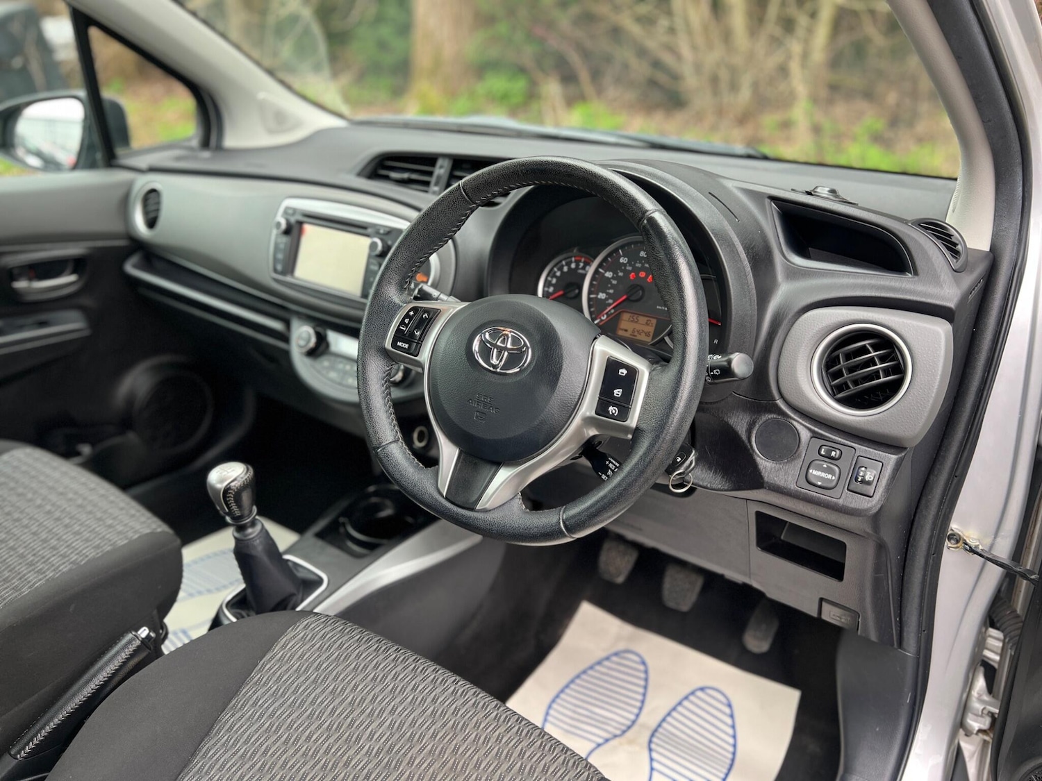 Used Toyota Yaris for sale - 77909638: Photo 2