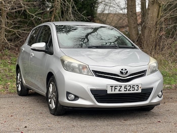 Used Toyota Yaris 2014 for sale - 77909638: Photo
