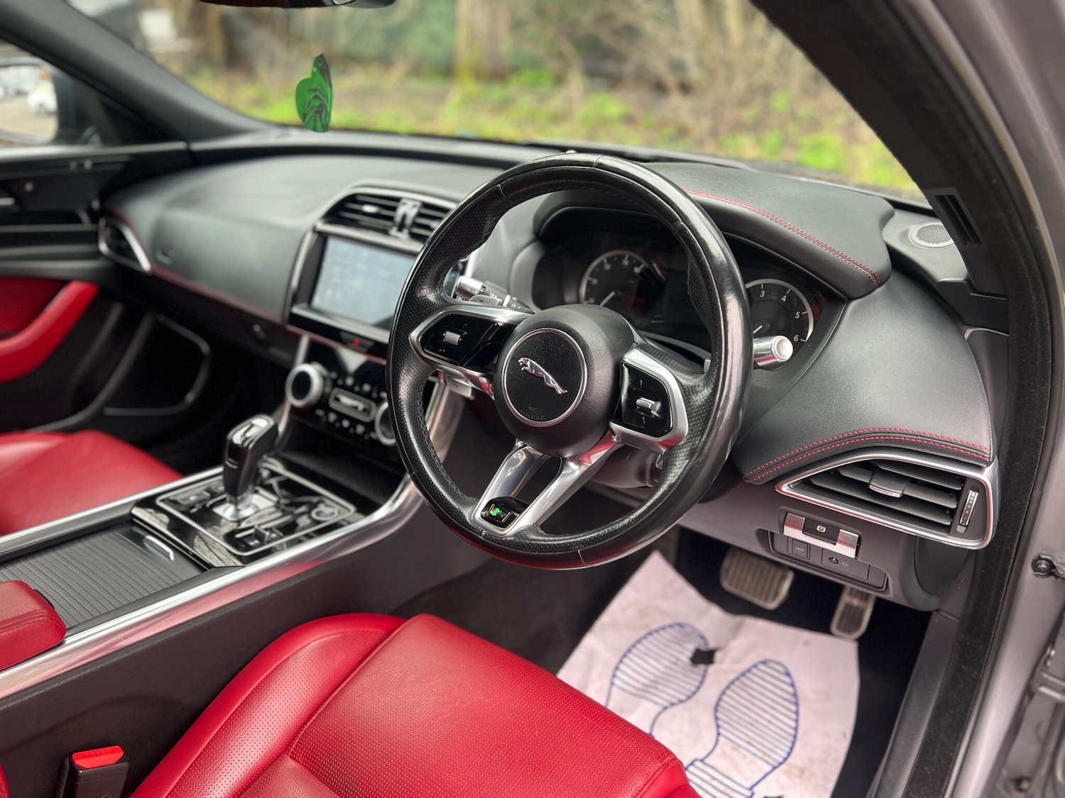 Used Jaguar XE 2020 for sale - 77799410: Photo 2