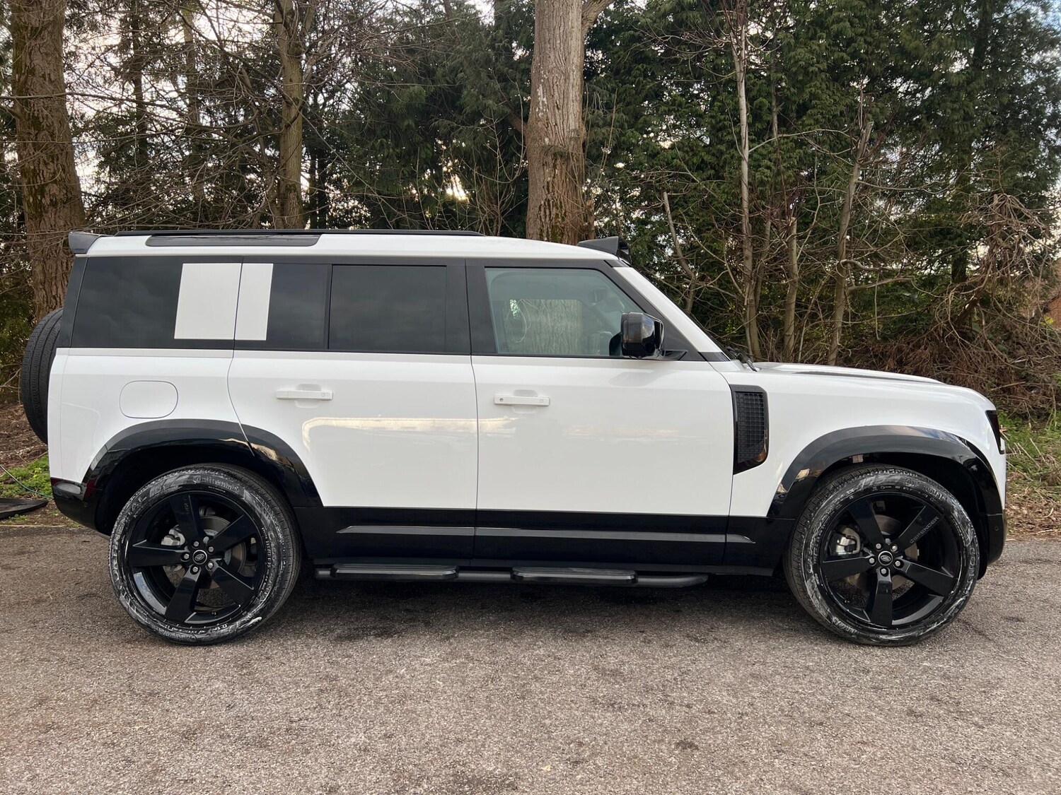 Used Land Rover Defender 110 for sale - 77671303: Photo 18