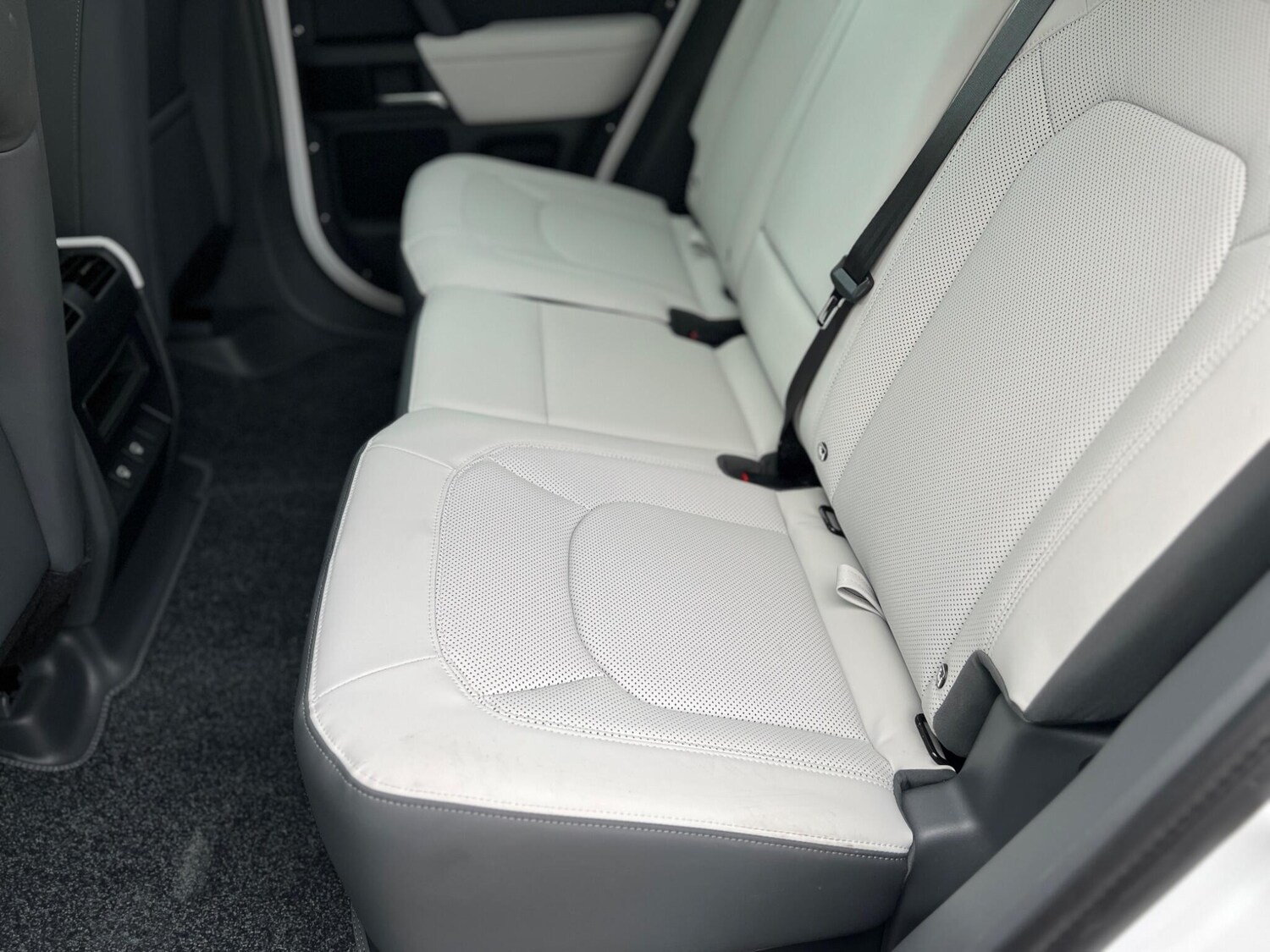 Used Land Rover Defender 110 for sale - 77671303: Photo 26