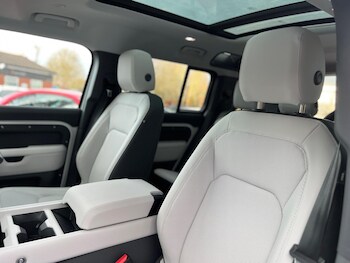 Used Land Rover Defender 110 2025 for sale - 77671303: Photo