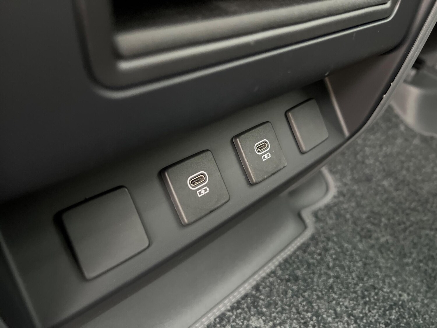 Used Land Rover Defender 110 for sale - 77671303: Photo 30