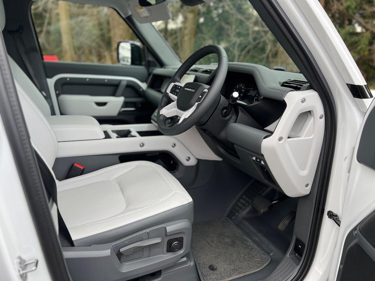 Used Land Rover Defender 110 for sale - 77671303: Photo 55