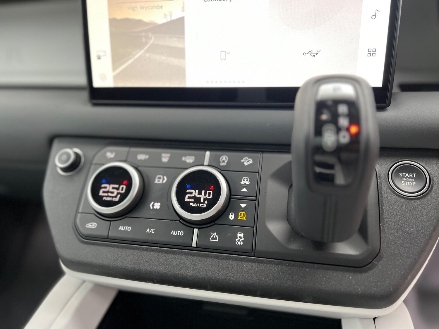 Used Land Rover Defender 110 for sale - 77671303: Photo 56