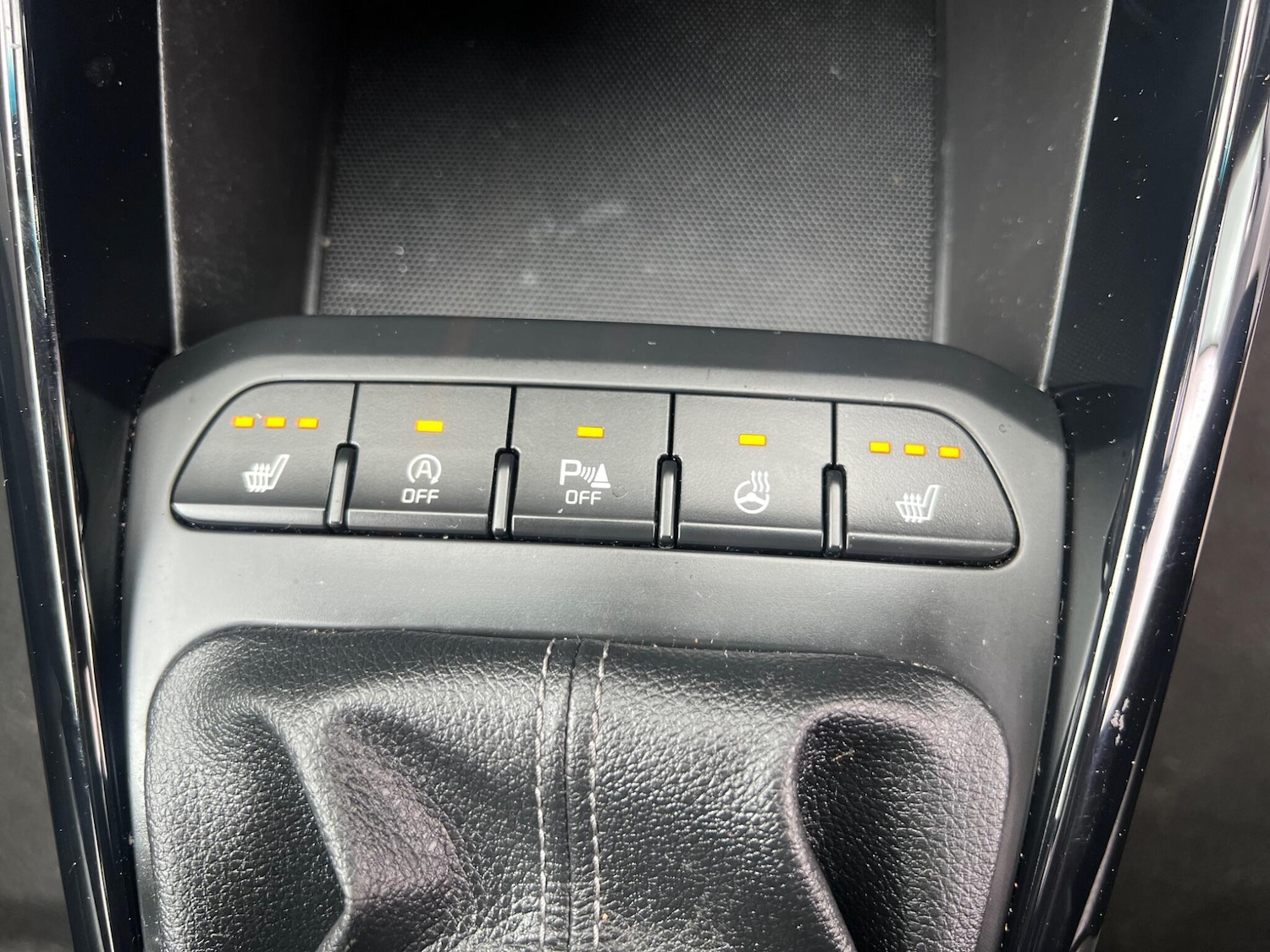 Used Kia Stonic 2020 for sale - 77238450: Photo 32