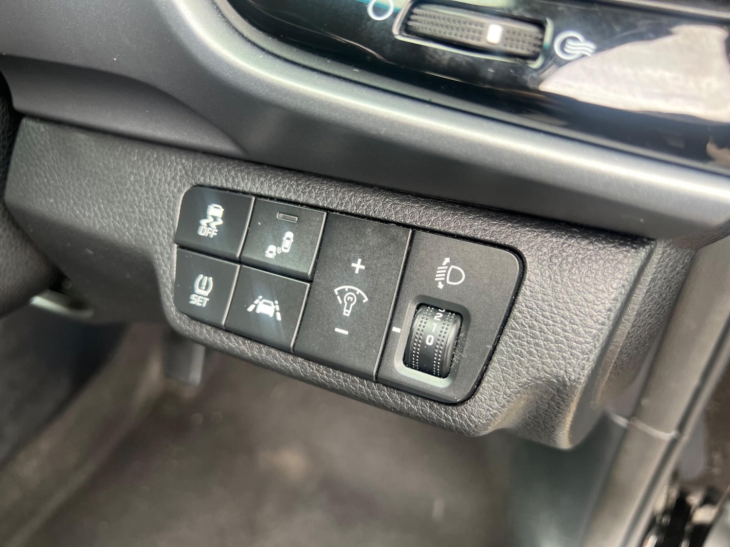 Used Kia Stonic 2020 for sale - 77238450: Photo 33