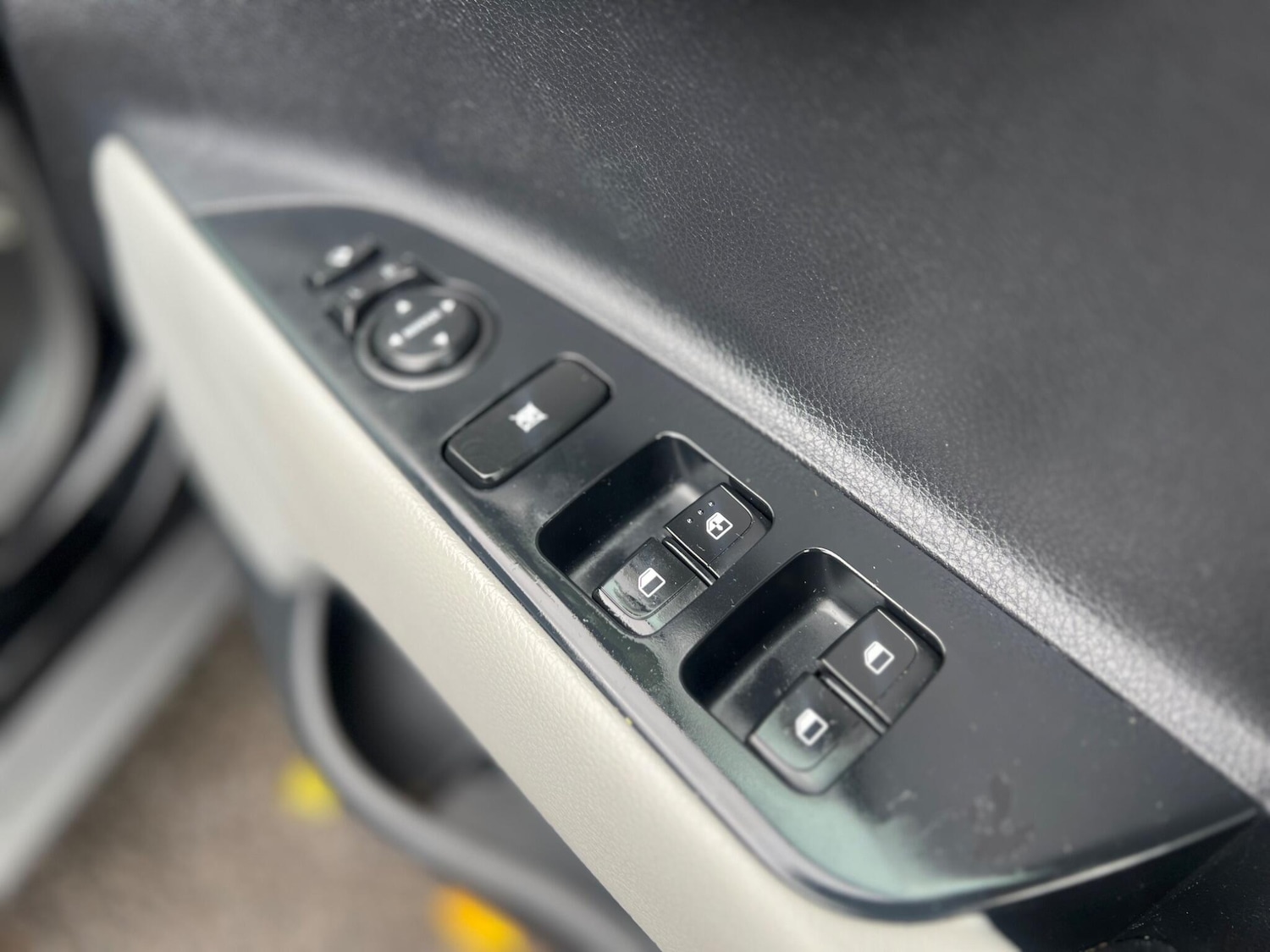 Used Kia Stonic 2020 for sale - 77238450: Photo 34