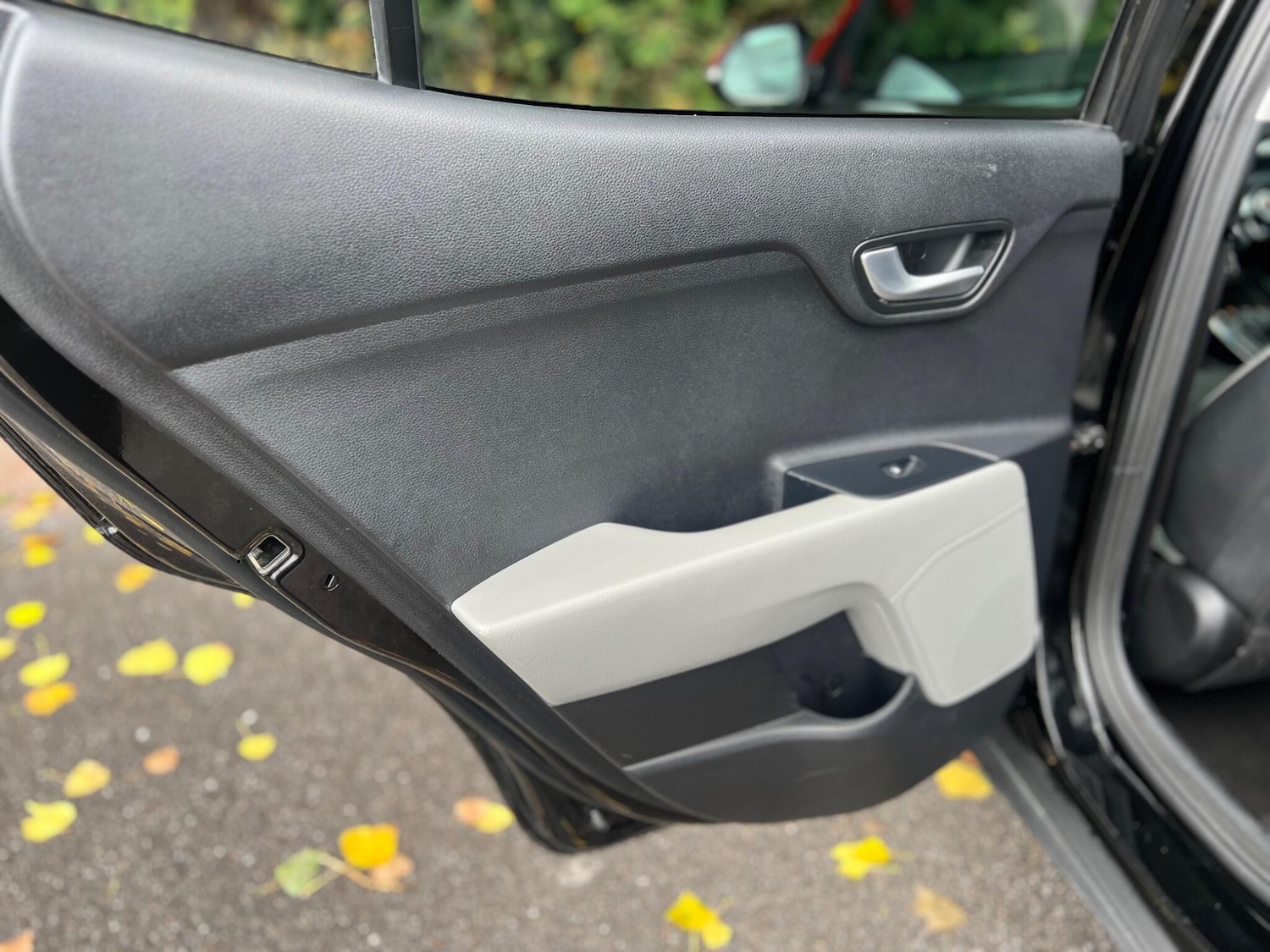 Used Kia Stonic 2020 for sale - 77238450: Photo 36