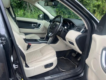 Used Land Rover Discovery Sport 2017 for sale - 78969452: Photo