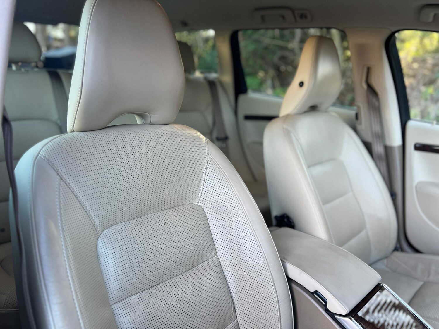 Used Volvo V70 for sale - 77909746: Photo 35