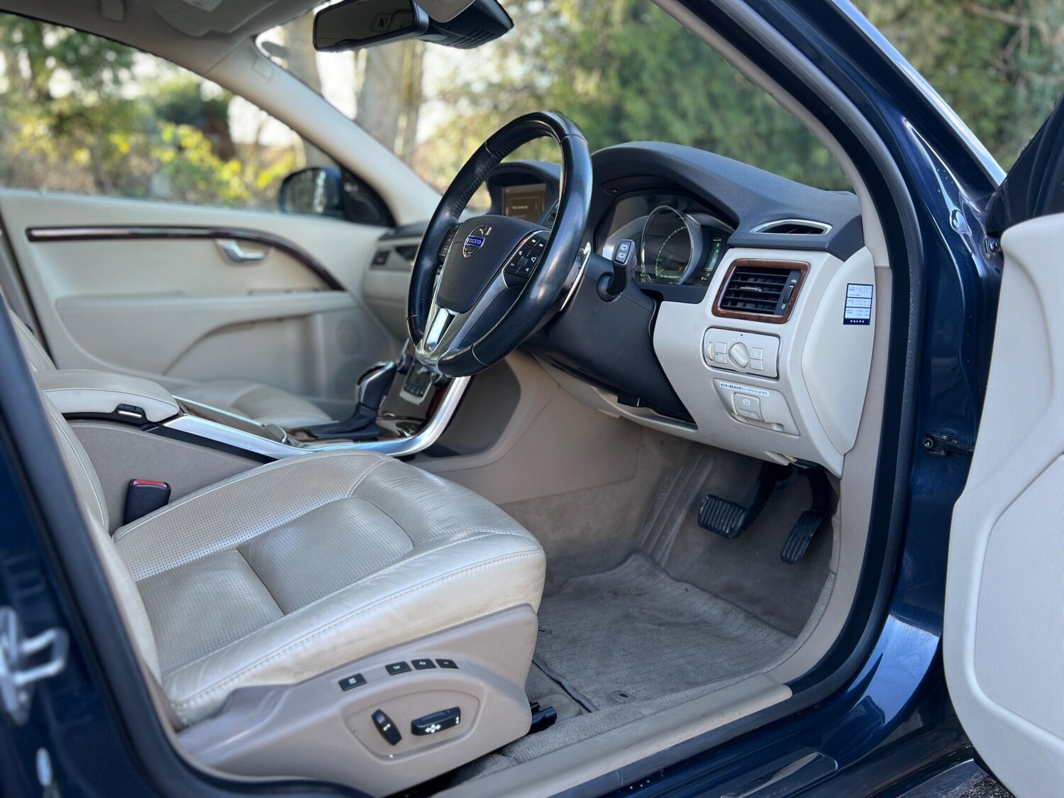 Used Volvo V70 for sale - 77909746: Photo 37