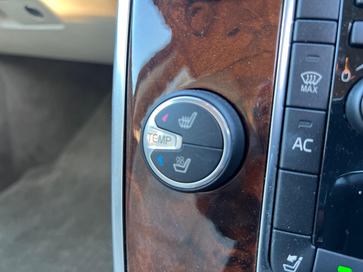 Used Volvo V70 for sale - 77909746: Photo 46