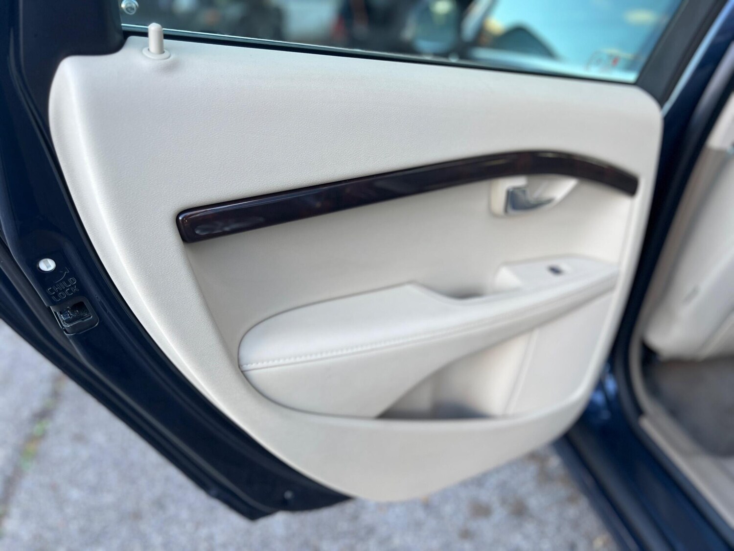 Used Volvo V70 for sale - 77909746: Photo 53