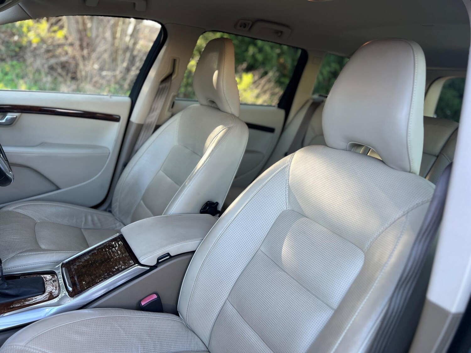 Used Volvo V70 for sale - 77909746: Photo 65