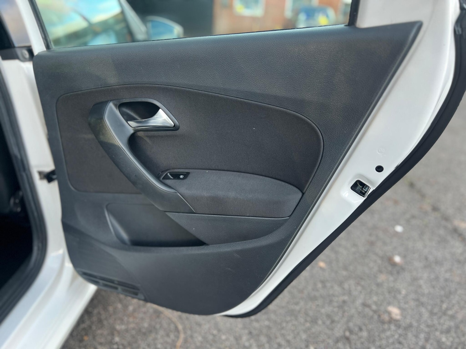 Used Volkswagen Polo 2010 for sale - 77203979: Photo 44