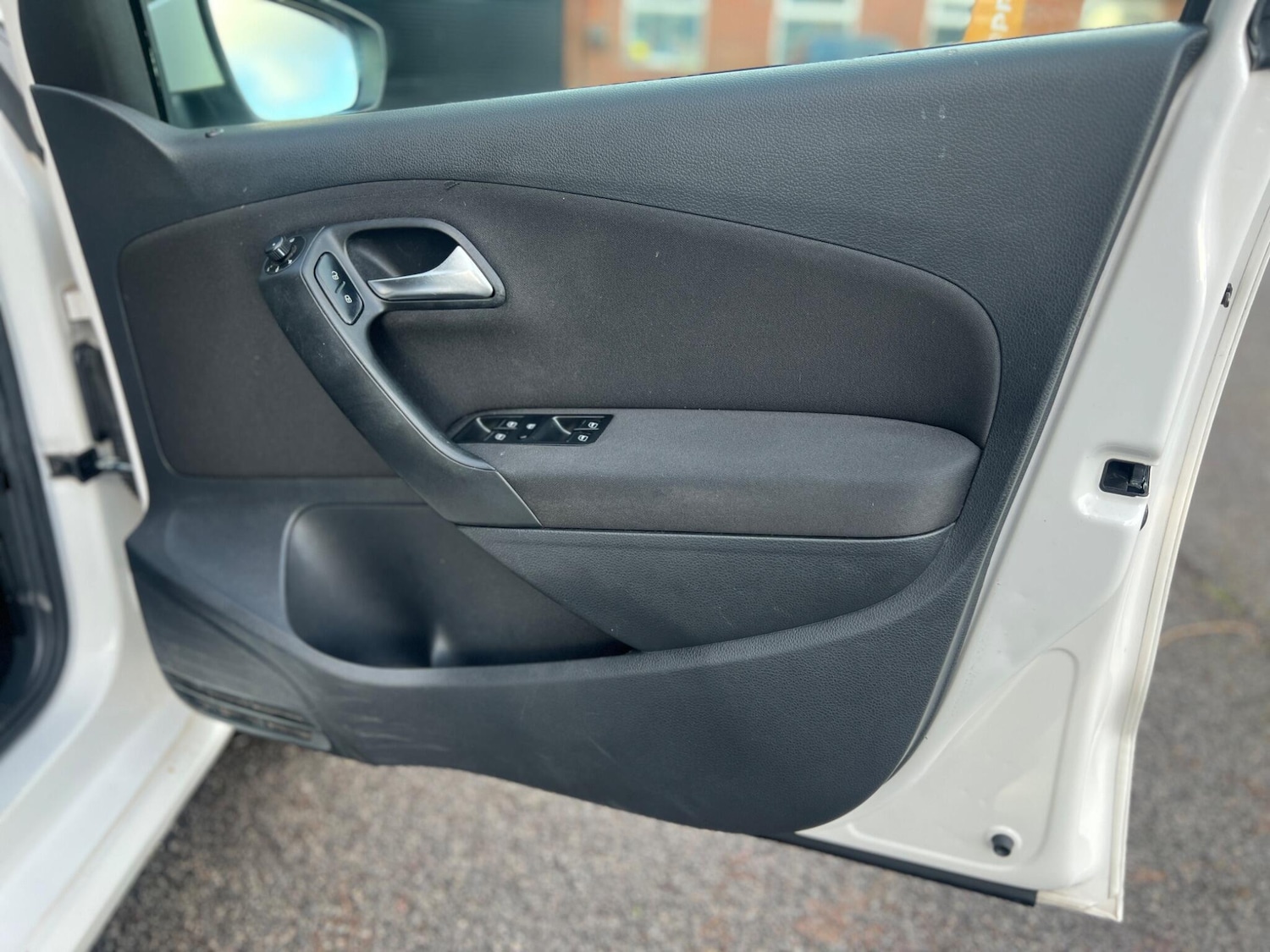 Used Volkswagen Polo 2010 for sale - 77203979: Photo 45