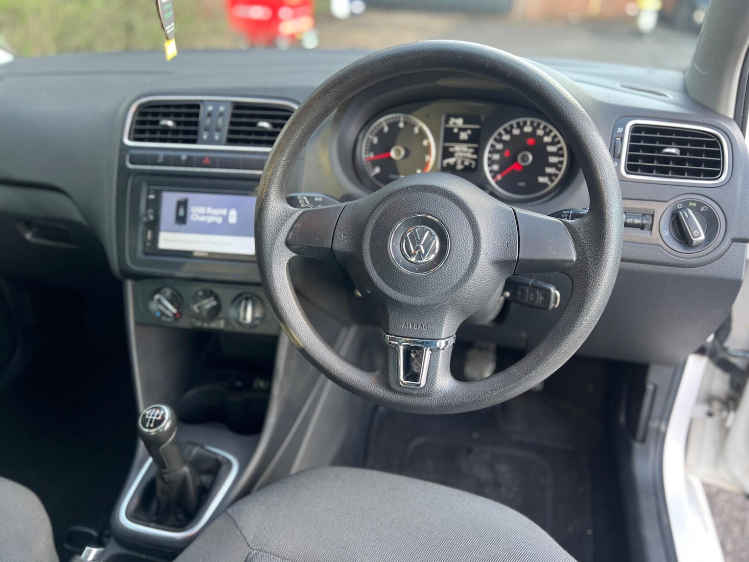 Used Volkswagen Polo 2010 for sale - 77203979: Photo 54