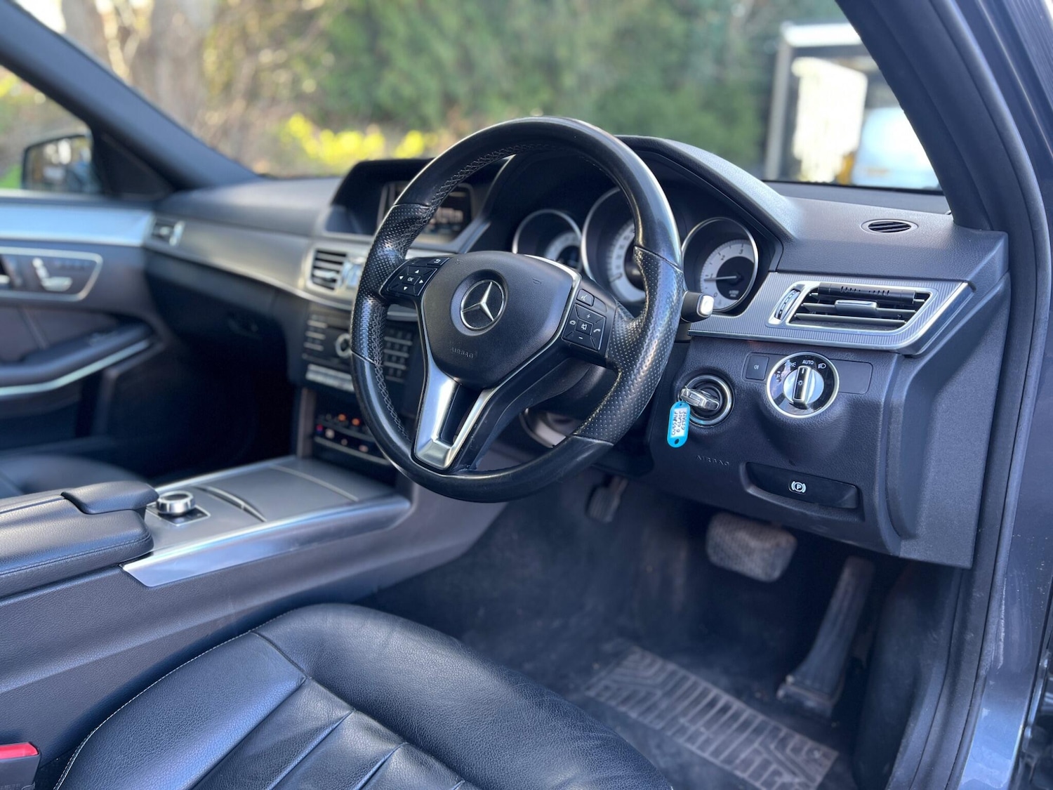 Used Mercedes-Benz E Class 2015 for sale - 77892708: Photo 2