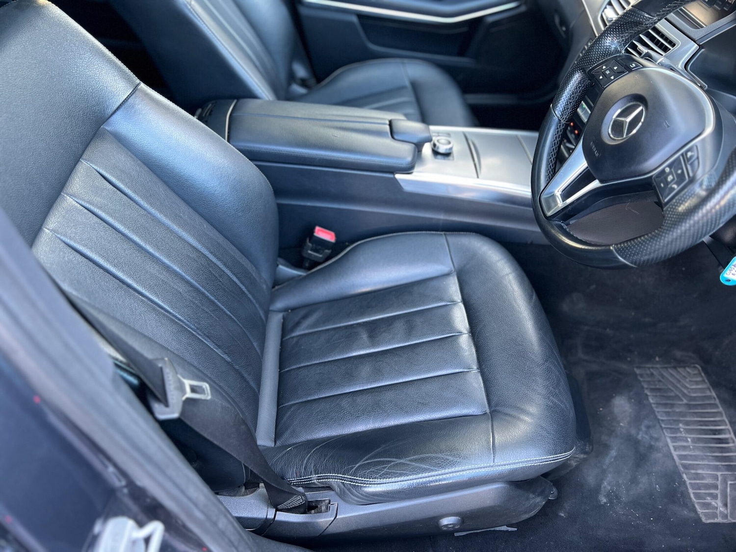 Used Mercedes-Benz E Class 2015 for sale - 77892708: Photo 32