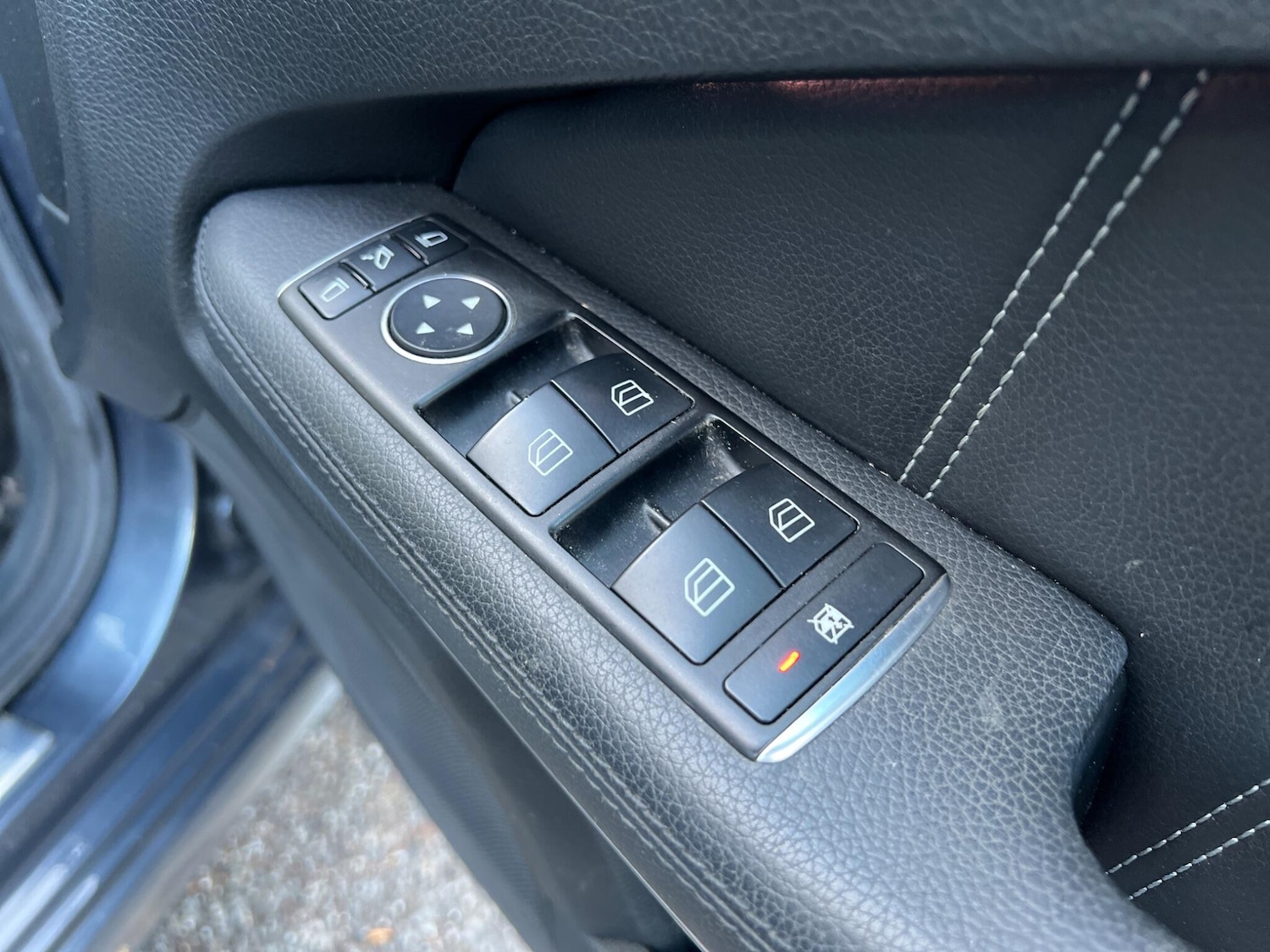 Used Mercedes-Benz E Class 2015 for sale - 77892708: Photo 41