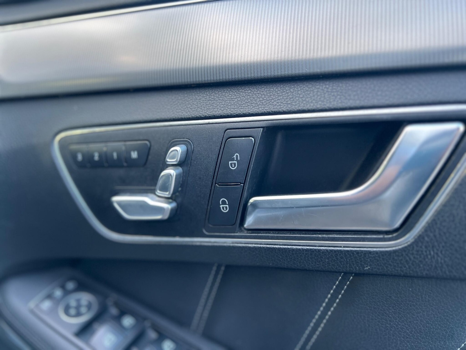 Used Mercedes-Benz E Class 2015 for sale - 77892708: Photo 43