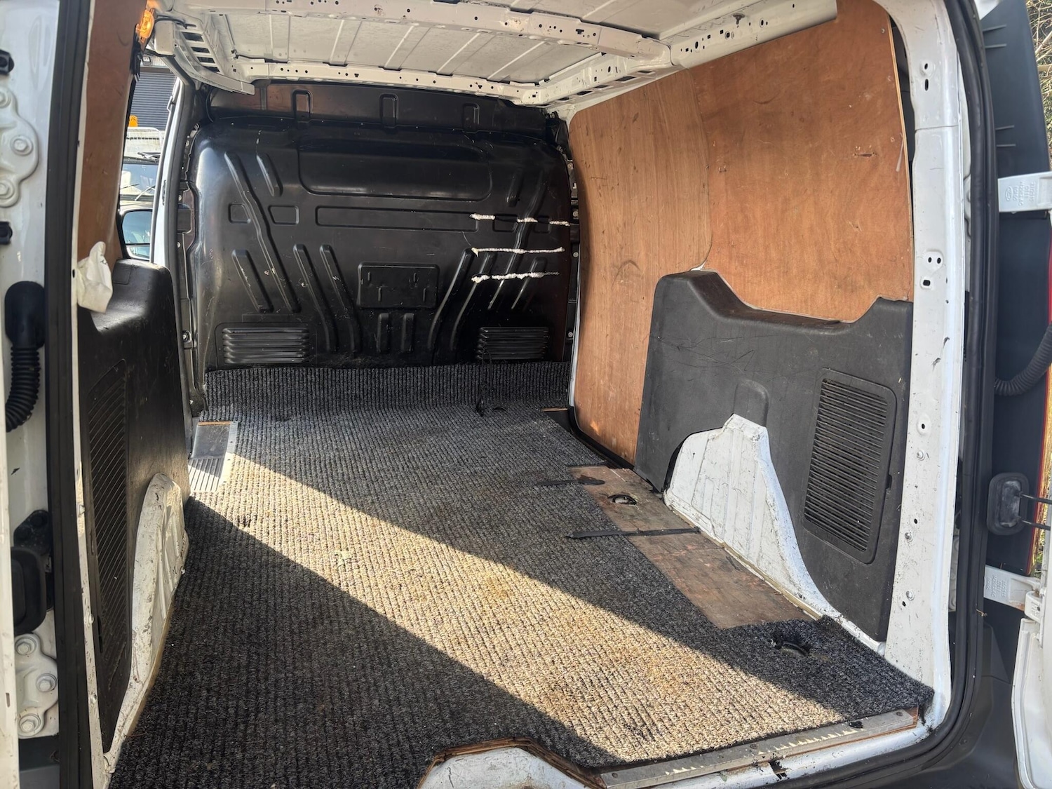 Used Ford Transit Connect 2017 for sale - 77611777: Photo 26