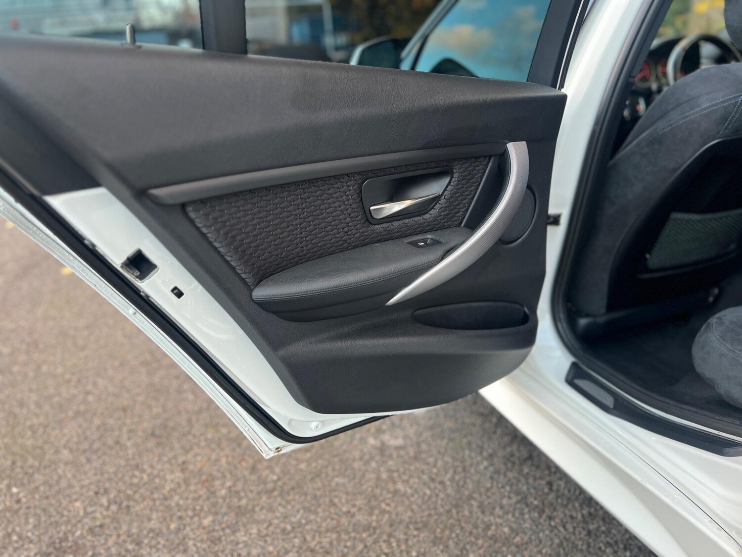 Used BMW 3 Series for sale - 77120143: Photo 39