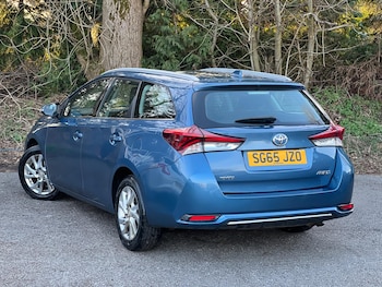 Used Toyota Auris 2015 for sale - 77120546: Photo