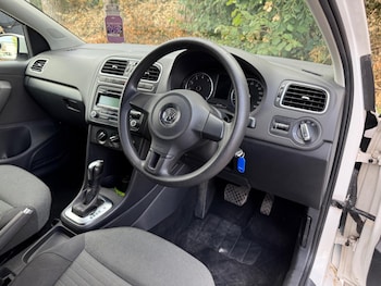 Used Volkswagen Polo 2010 for sale - 79401203: Photo