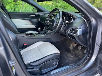 Used Jaguar XE 2016 for sale - 78417137: Photo