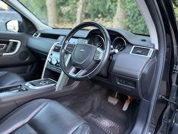Used Land Rover Discovery Sport 2016 for sale - 79374059: Photo