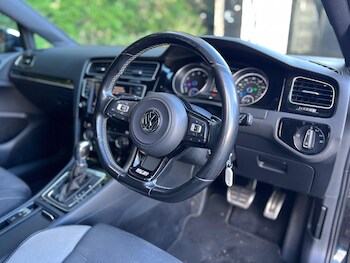 Used Volkswagen Golf 2015 for sale - 77330412: Photo