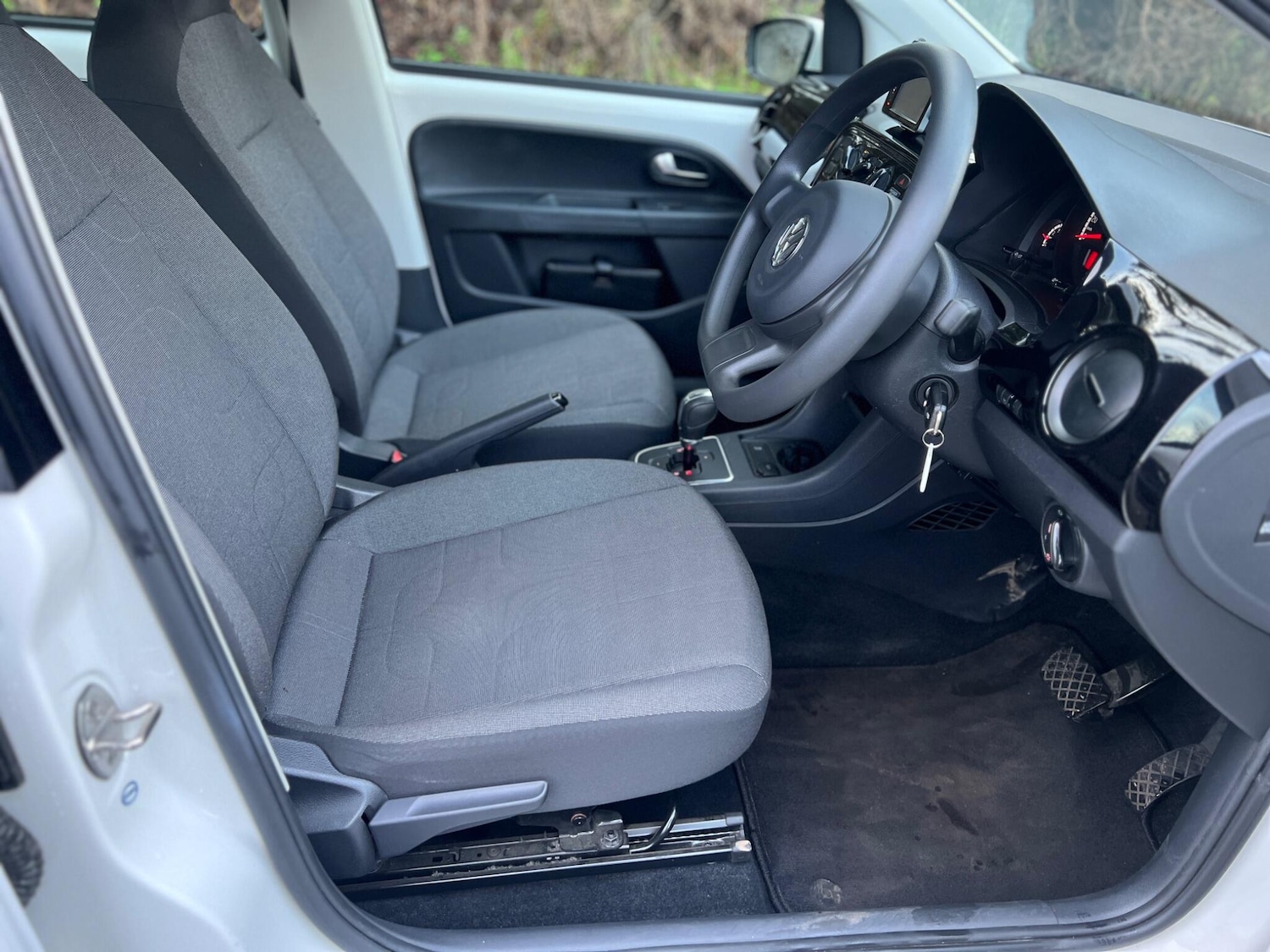 Used Volkswagen up! for sale - 77425375: Photo 2