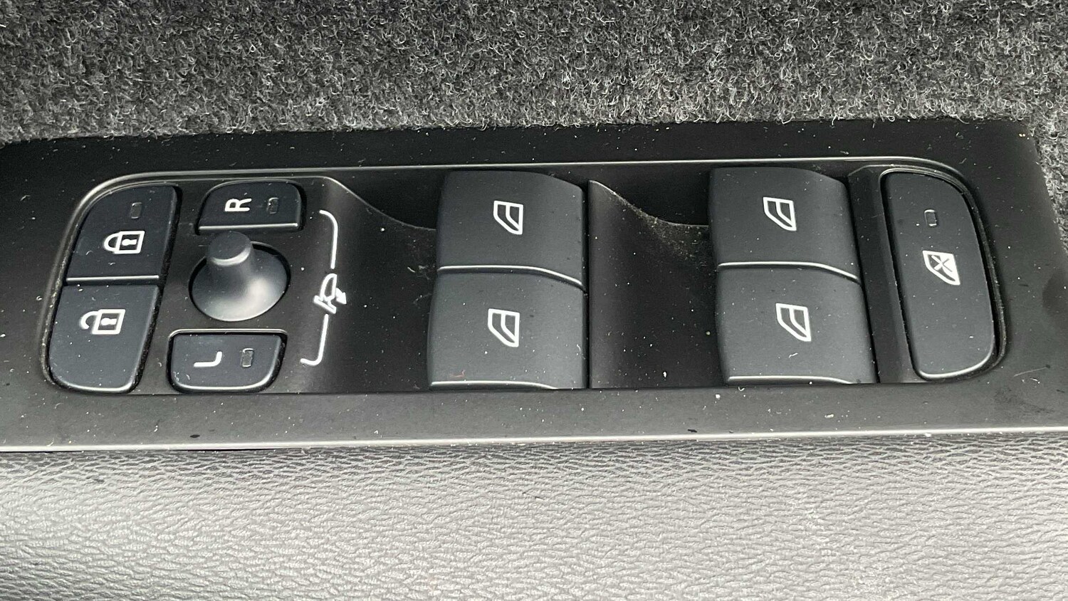 Used Volvo XC40 for sale - 77962841: Photo 21