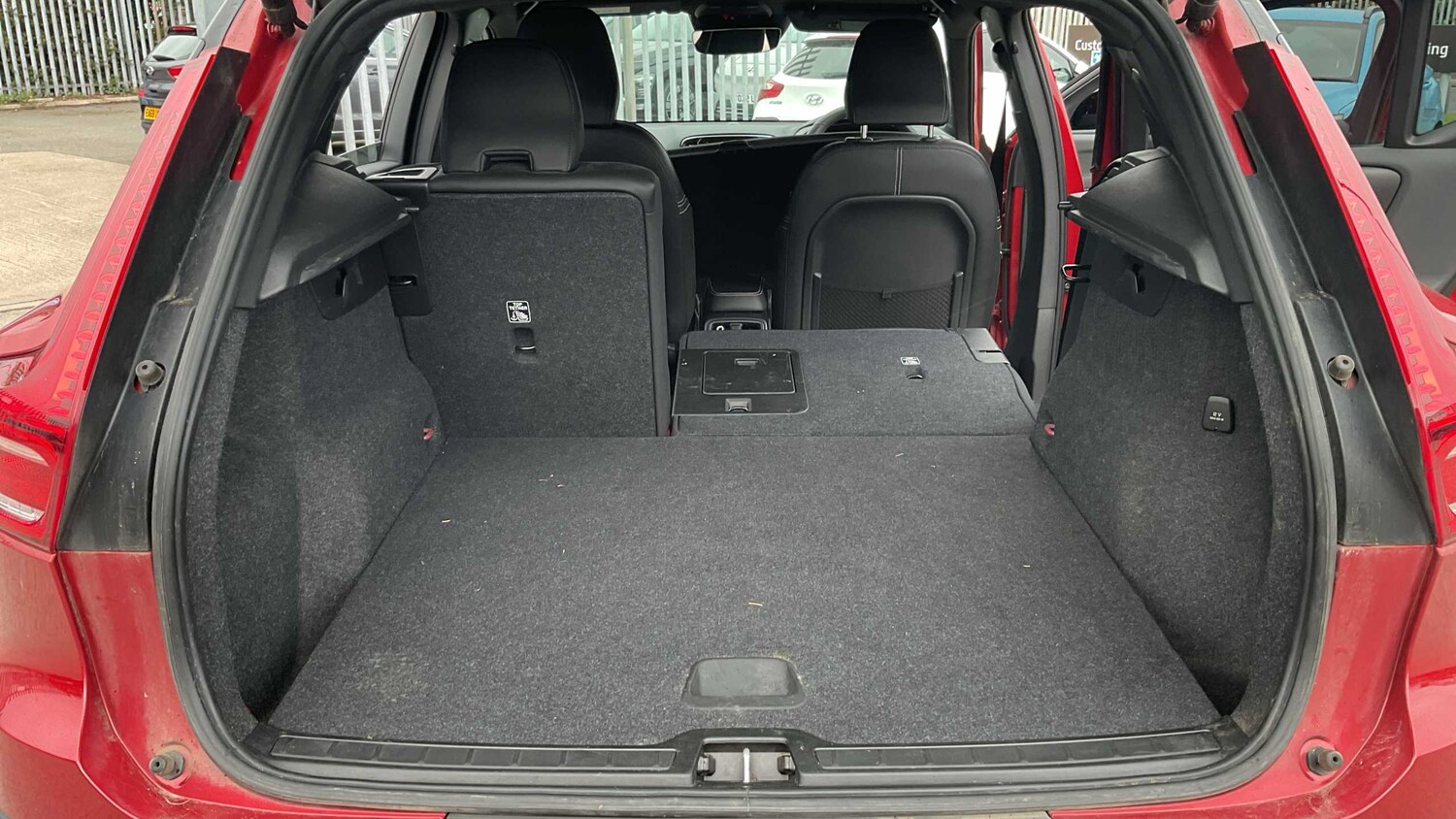 Used Volvo XC40 for sale - 77962841: Photo 29